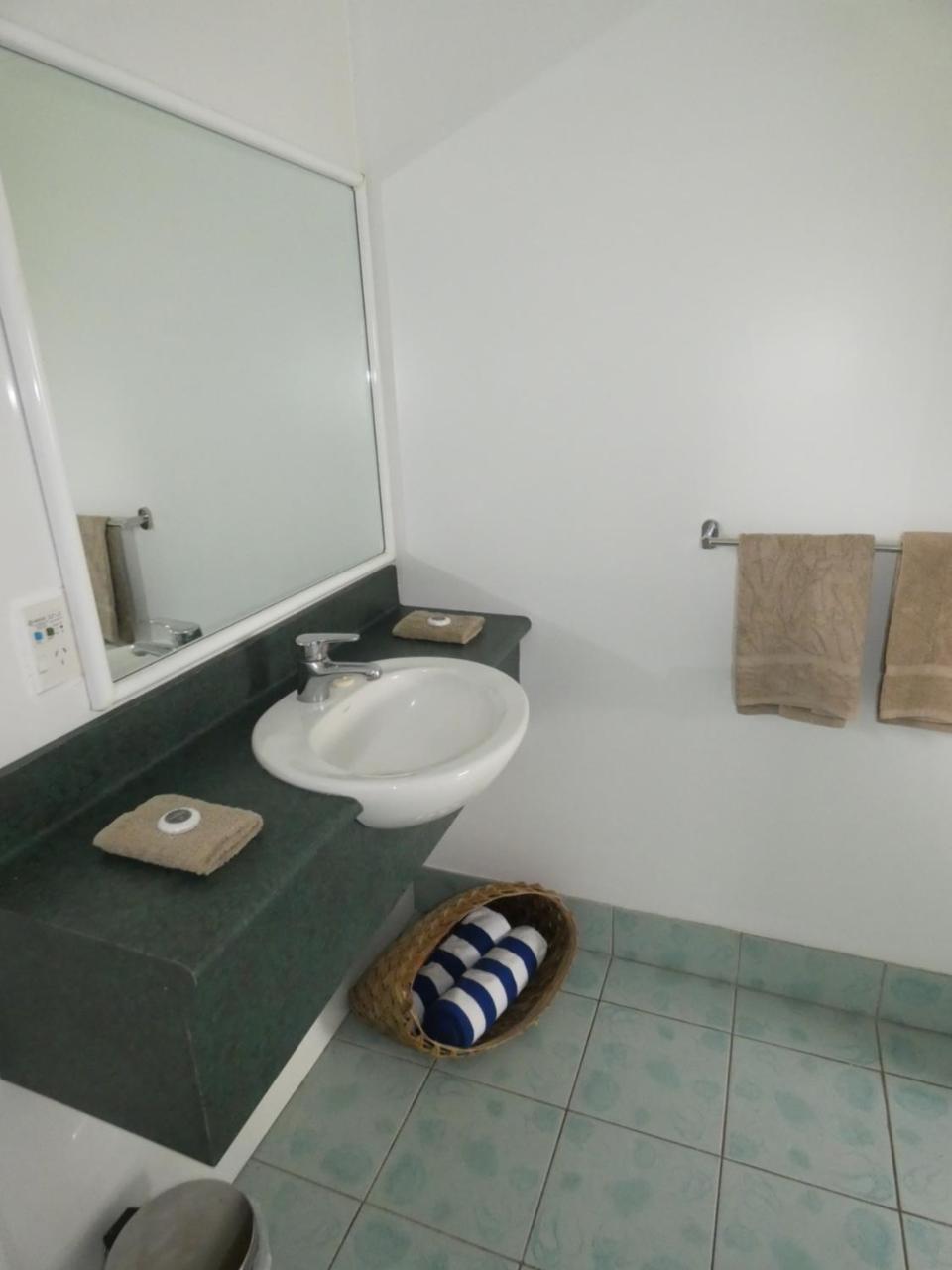 Aroa Kainga Bungalows And Apartment 拉罗汤加 外观 照片
